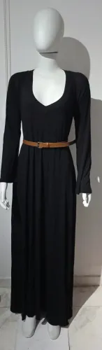 Vestido preto de malha com manga comprida tamanho G