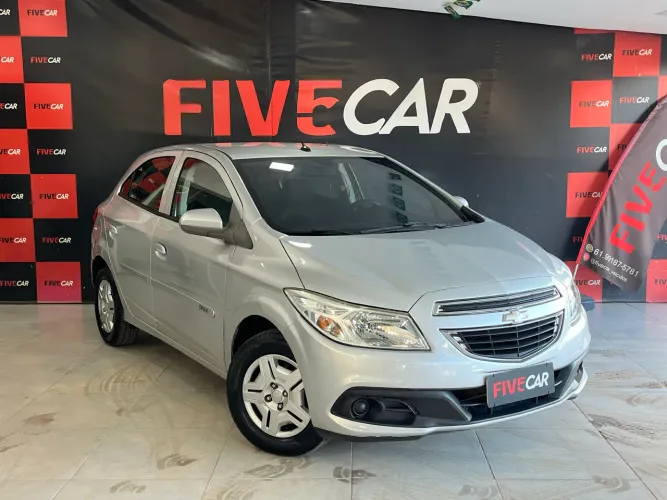 Chevrolet Onix Hatch LT 1.0 8V Flex Power Mec. 4P 2013