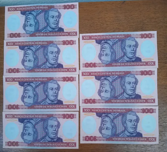 Cédulas de 100 Cruzeiros Duque de Caxias