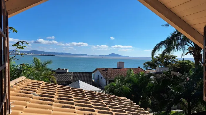 Casa na Praia 3Q com linda vista