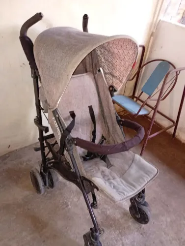 Vendo carrinho de bebê