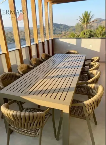 Jogo de mesa com 10 cadeiras em tricô náutico