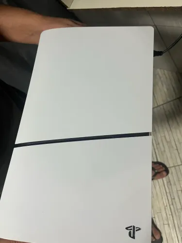 PS5 em ótimo estado - pouco uso