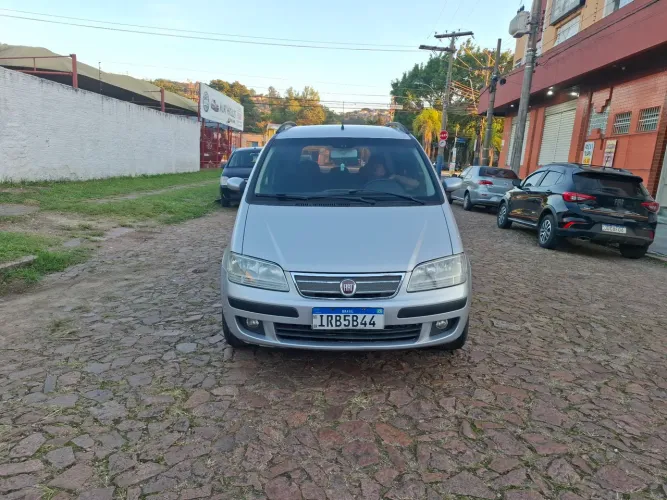 Fiat Idea ELX 1.4 MPI Fire Flex 8V 5P 2010