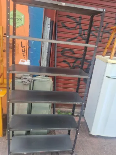 Estantes de Aço