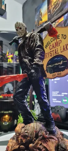 Figura Jason Sext feira 13 resina 40cm