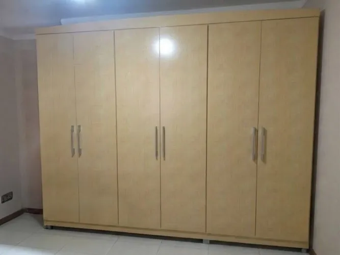 Guarda roupa de casal 6 portas