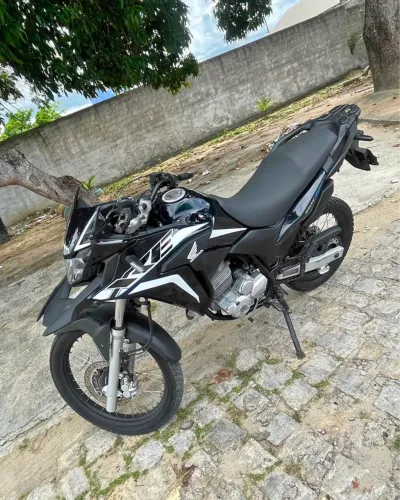 Vende-se XRE 300