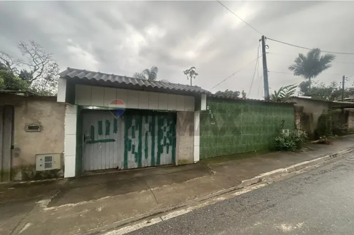 Aconchegante Casa à Venda no Arapongal, SP