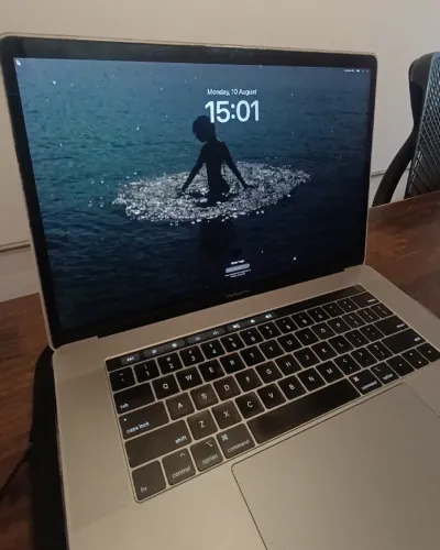 Macbook Pro 2019 Intel Core i7 | 16gb RAM | 256gb SSD