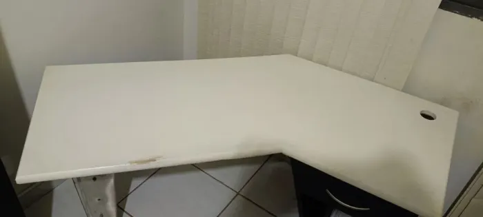 DOAÇÃO. Mesa de escritório em L