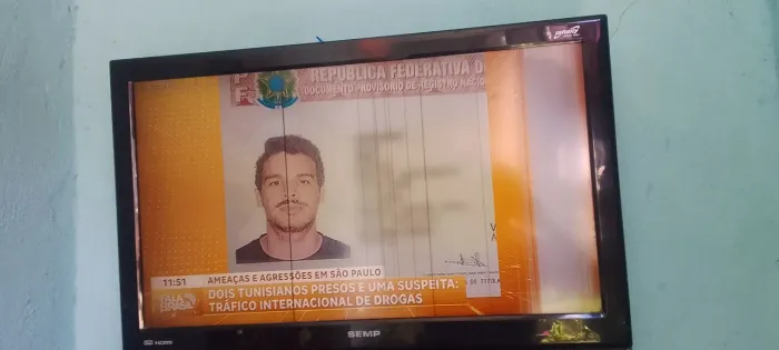 Esse tv Semp tá assim tv32 não é smart