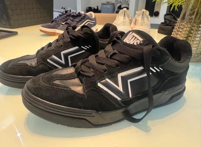 Tênis Vans semi novo n° 42