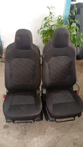 jogo de bancos do kwid 2025/2026 zero. não é frete garatis, só pra deixar informados.