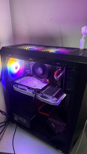 PC Ryzen 5 5600G + RX 6600 8 Gigas 16 de ram