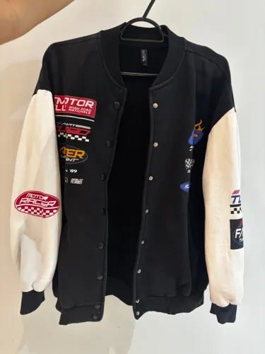 Jaqueta estilo varsity/college com estampa racing/automobilismo