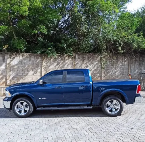 Ram Classic Laramie 5.7 V8 16V Gasolina 4X4 Aut. 2022