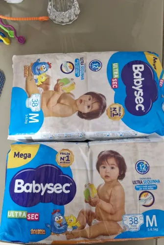 Fraldas descartáveis novas