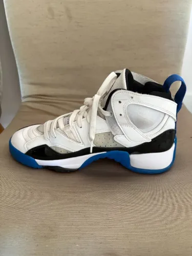 Tenis Nike Air Jordan quase novo tamanho 42