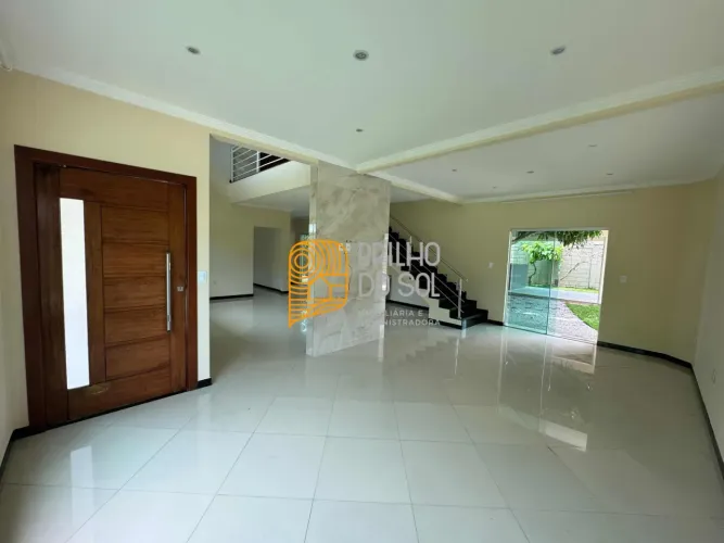 Casa de Alto Padrão em Condomínio Fechado com 3 Suítes, Piscina e Segurança 24h