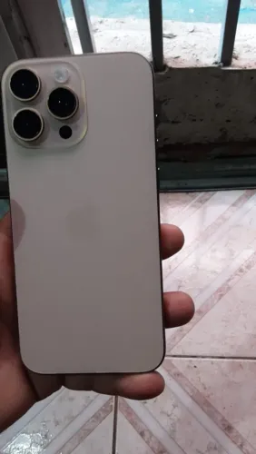 iPhone 16 Pro Max 1TB Desert Titanium - Bateria 92% - Seminovo Impecável
