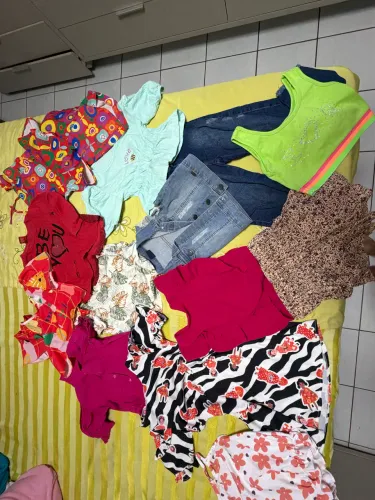 Diversos looks para menina entre 4 e 8 anos