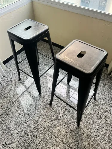 Banquetas Industriais em Metal - Alta Qualidade