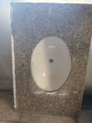 Vendo uma pia de pedra mármore deca