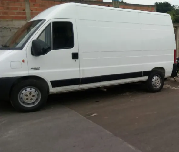 Van furgão seca 12m cúbicos para 1500 kilos