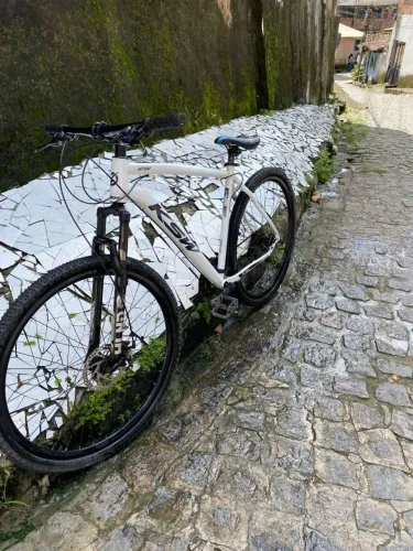Vendo bike aro 29 bem conservada 