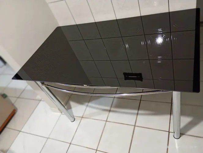 Mesa com Tampo de Vidro