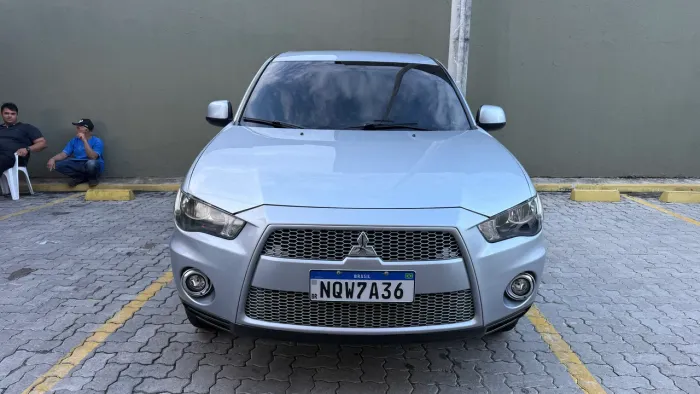 Mitsubishi Outlander 2.4 16V 170cv Aut. 2011