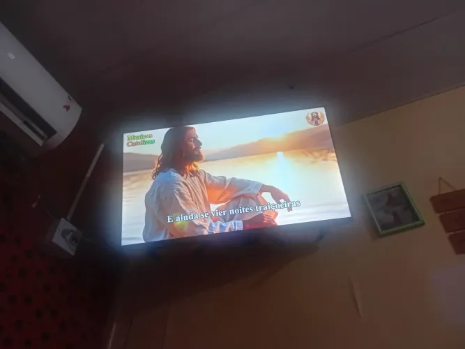 Vendo uma TV