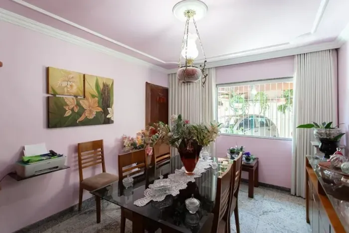 Casa à Venda - Heliópolis, 3 Quartos, 350 m2