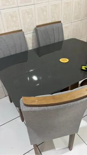 Mesa 4 cadeiras