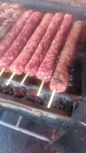 Preciso de profissional que saiba fabricar espetinho de churrasco 