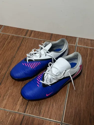 Chuteira Nike 44 BR