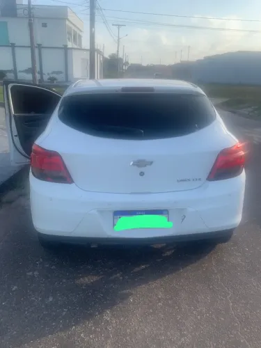 Chevrolet Onix Hatch LTZ 1.4 8V Flex Power Aut. 4P 2015
