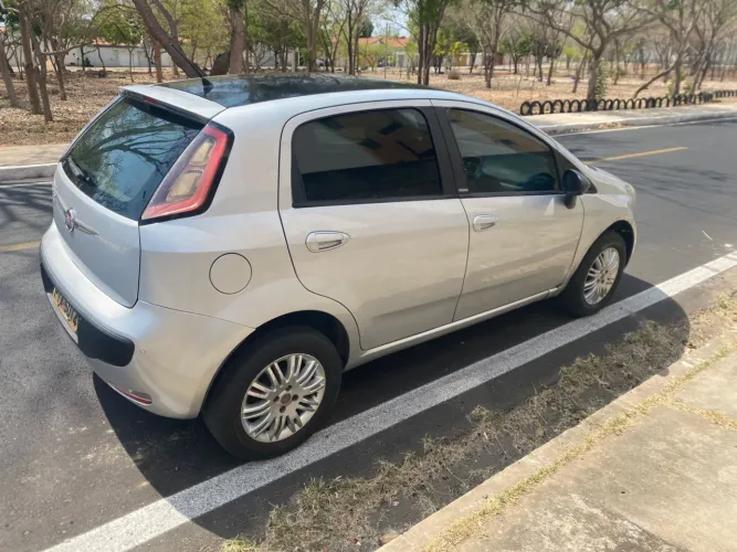 Fiat Punto Attractive 1.4 Fire Flex 8V 5P 2014