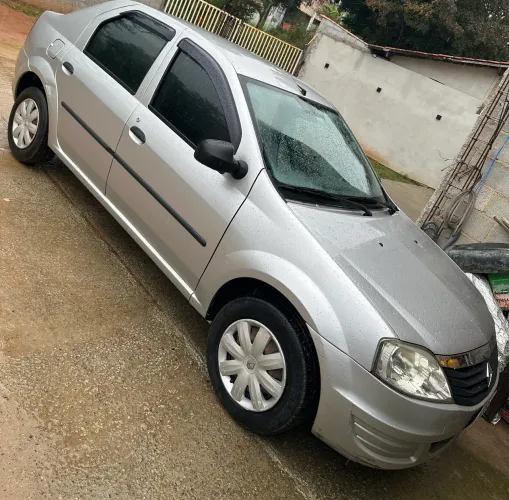 Renault Logan Authentique Hi-flex 1.0 16V 4P 2013
