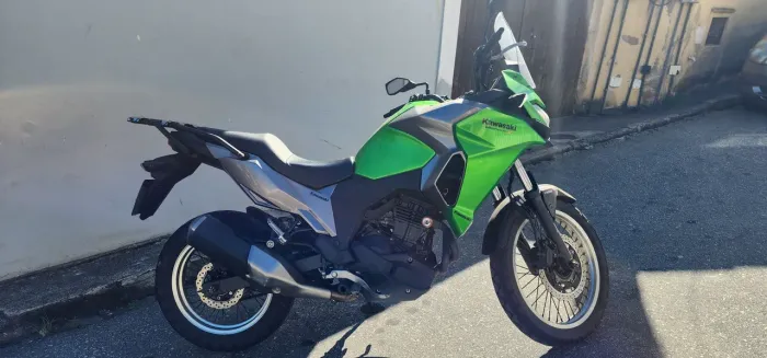 Kawasaki Versys 300 com baixa quilometragem