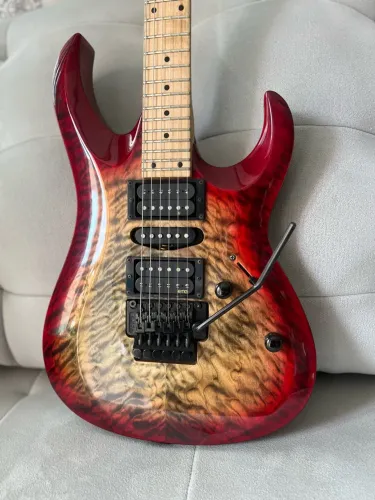 Guitarra CORT ( Captação EMG)