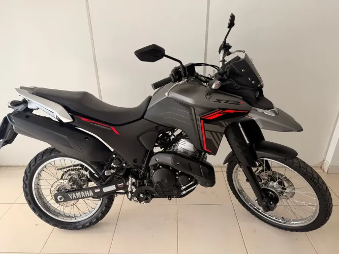 Yamaha XTZ 250 Lander Connected 2025