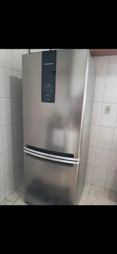 Geladeira seminova em excelente estado!