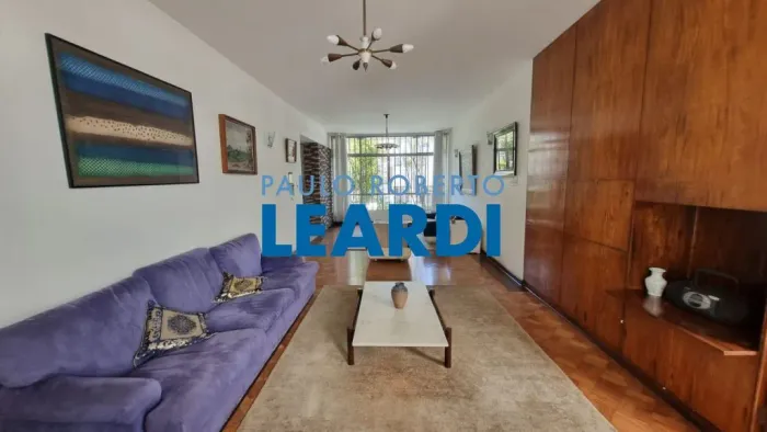 CASA ASSOBRADADA - ACLIMAÇÃO - SP