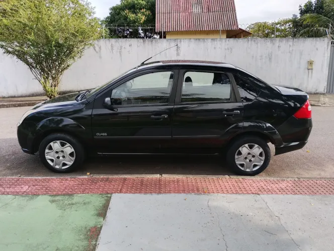 Ford Fiesta Sedan 1.0 8V Flex 4P 2009