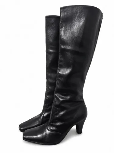 Bota preta de couro nova cano longo número 33