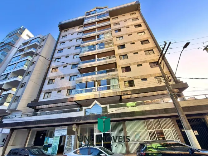 Apartamento à venda no Centro de Guarapari com 03 quartos (01 suíte), Aceita Parcelamento