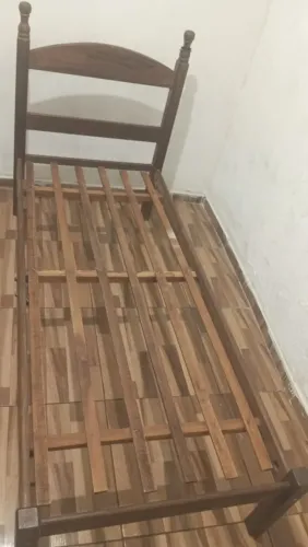 Cama solteiro sucupira 