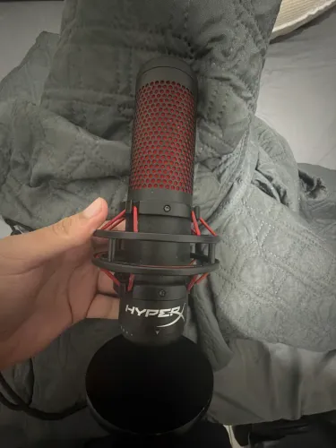 Microfone de mesa HyperX 